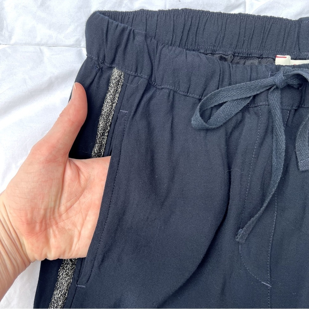 XiRENA | Draper Pants in Black with Gold Trim Elastic Waist Size Small - Picture 4 of 13